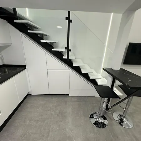 Tipo Duplex - No Se Admiten Mascotas, No Pets Apartment *
